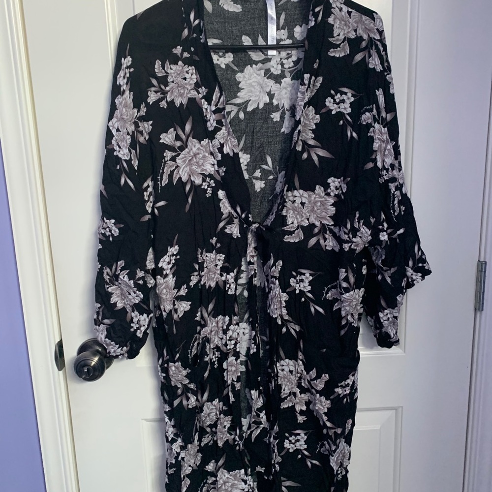 Flower Kimono - Picture 3 of 4